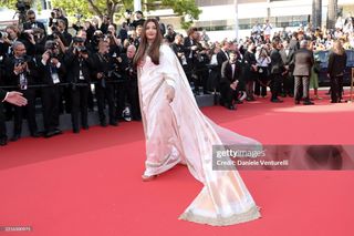 Aishwarya Rai Bachchan feet photo thumbnail