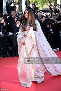Aishwarya Rai Bachchan feet photo thumbnail