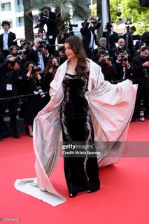 Aishwarya Rai Bachchan feet photo thumbnail