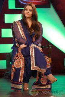 Aishwarya Rai Bachchan feet photo thumbnail