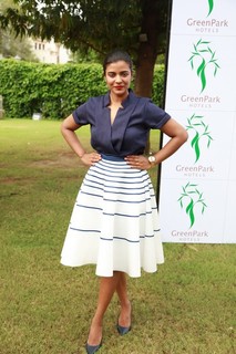 Aishwarya Rajesh feet photo 10