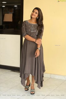 Aishwarya Rajesh feet photo 4