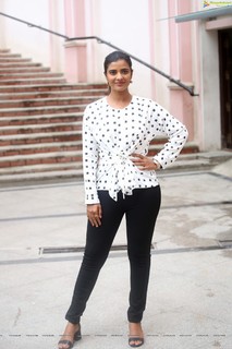 Aishwarya Rajesh feet photo 9