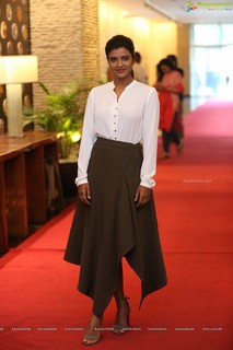 Aishwarya Rajesh feet photo 4