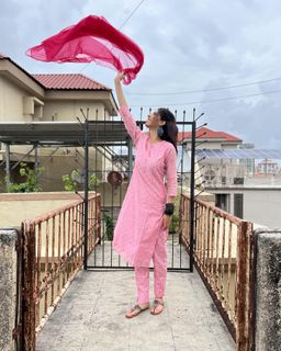 Aishwarya Sakhuja feet photo 9