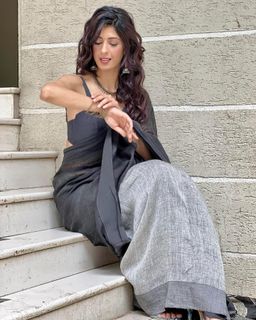 Aishwarya Sakhuja feet photo 14