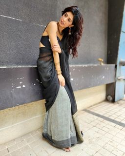 Aishwarya Sakhuja feet photo 12