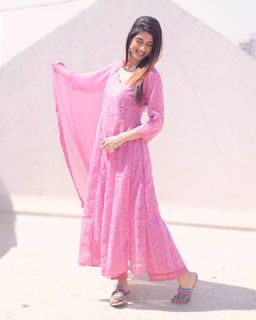 Aishwarya Sakhuja feet photo 19