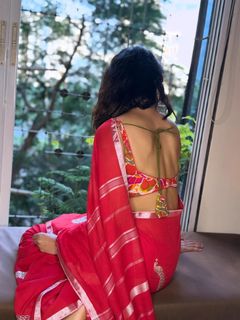 Aishwarya Sakhuja feet photo 18