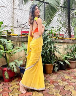 Aishwarya Sakhuja feet photo 4