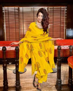 Aishwarya Sakhuja feet photo 1