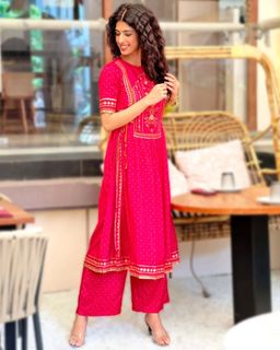 Aishwarya Sakhuja feet photo 9