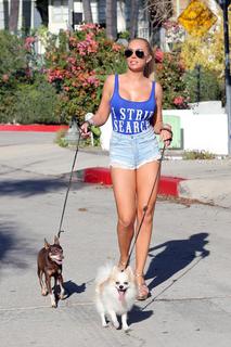 Aisleyne Horgan-Wallace feet photo thumbnail