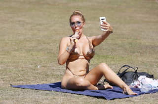 Aisleyne Horgan-Wallace feet photo thumbnail