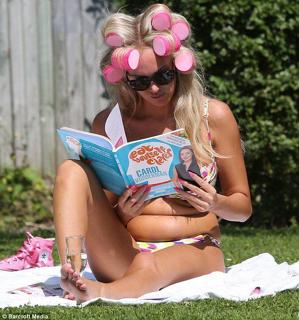 Aisleyne Horgan-Wallace feet photo thumbnail