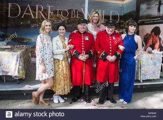 Aisling Bea feet photo thumbnail