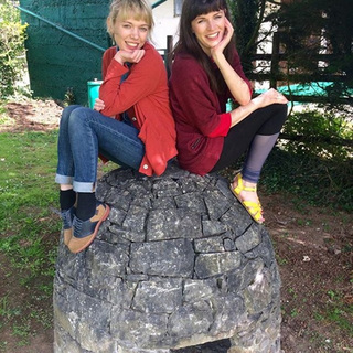 Aisling Bea feet photo thumbnail