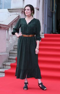 Aisling Bea feet photo thumbnail