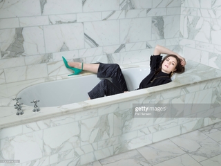 Aisling Bea feet photo thumbnail