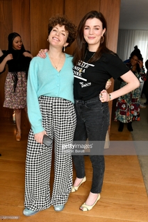 Aisling Bea feet photo thumbnail