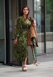Aisling Bea feet photo thumbnail