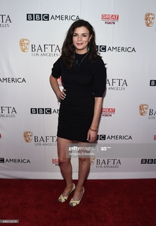 Aisling Bea feet photo thumbnail