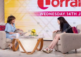 Aisling Bea feet photo thumbnail