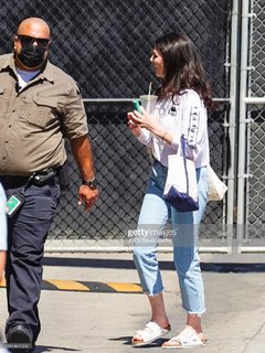 Aisling Bea feet photo thumbnail