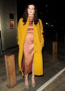 Aisling Bea feet photo thumbnail