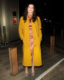Aisling Bea feet photo thumbnail