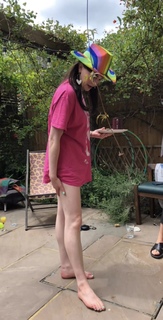 Aisling Bea feet photo thumbnail