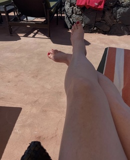 Aisling Bea feet photo 2