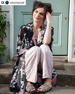 Aisling Bea feet photo 4
