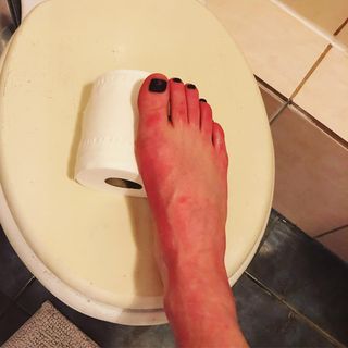 Aisling Bea feet photo 7