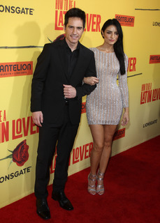 Aislinn Derbez feet photo thumbnail