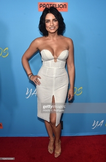 Aislinn Derbez feet photo thumbnail