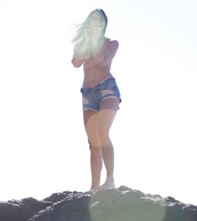 Aislinn Derbez feet photo thumbnail