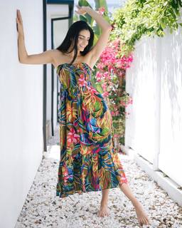 Aislinn Derbez feet photo thumbnail