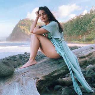 Aislinn Derbez feet photo thumbnail