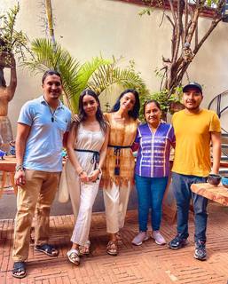 Aislinn Derbez feet photo thumbnail