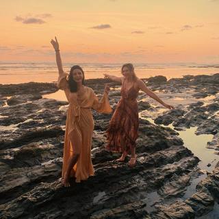 Aislinn Derbez feet photo thumbnail