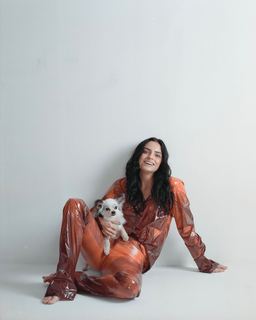 Aislinn Derbez feet photo thumbnail