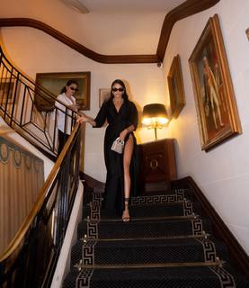 Aislinn Derbez feet photo thumbnail