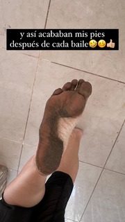 Aislinn Derbez feet photo thumbnail