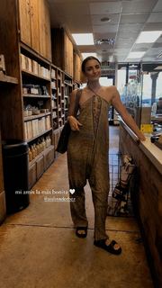 Aislinn Derbez feet photo thumbnail