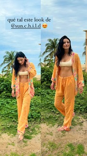 Aislinn Derbez feet photo thumbnail