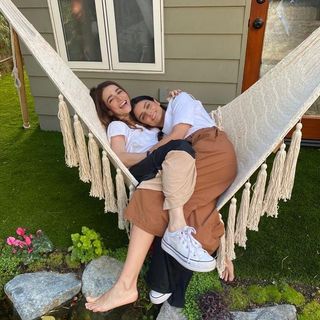 Aislinn Derbez feet photo thumbnail