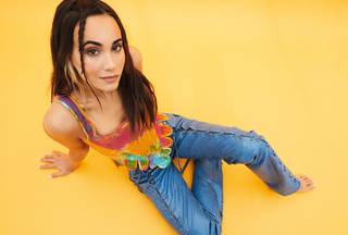 Aitana feet photo thumbnail