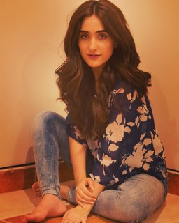 Aiza Awan feet photo 1