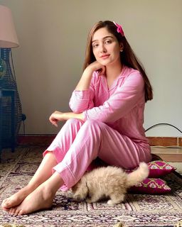 Aiza Awan feet photo 19